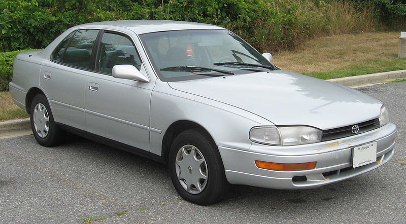 800px-1992-1994_Toyota_Camry_Sedan.jpg