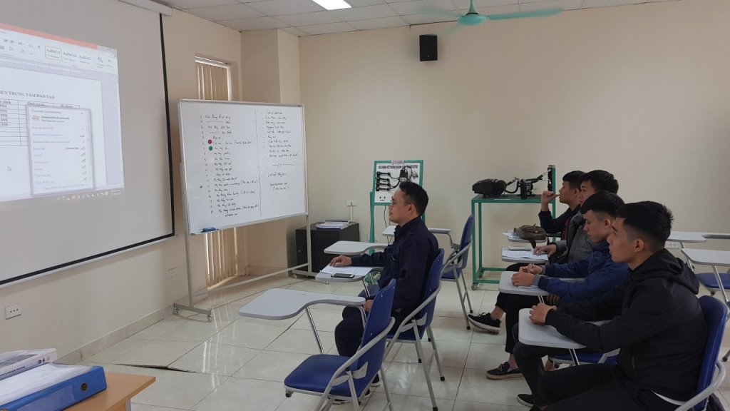 Trung tâm dạy nghề Bách Khoa Hà Nội tuyển sinh lớp KTV đào tạo điện ô tô