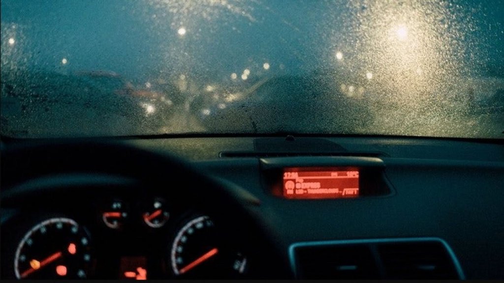 Công nghệ hỗ trợ lái xe có bị ảnh hưởng khi lái xe dưới mưa hay không?