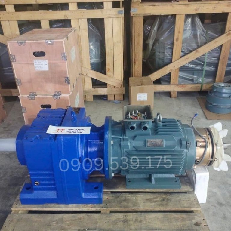 motor-giam-toc-co-phanh-18-5kw-25hp-1.jpg