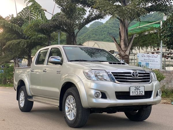 Toyota Hilux 2011 máy dầu 3.0 1.jpg